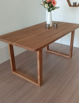 Mesa comedor Kone